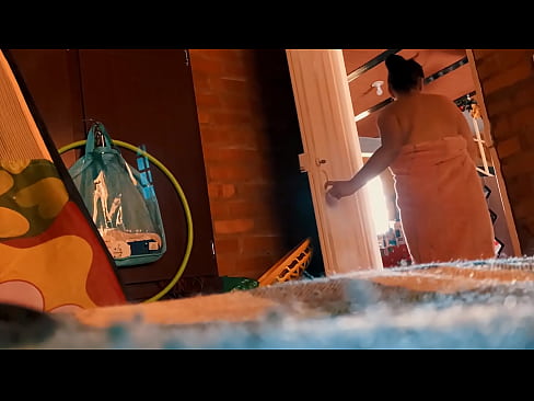 ❤️ Ο θείος μου με ακολουθεί στο ντους, με γαμάει ενώ κάνω ντους. ❤❌ Πορνό βίντεο